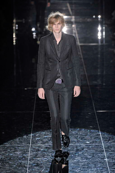 desfiles-gucci-milaoverao2009menrtw-138