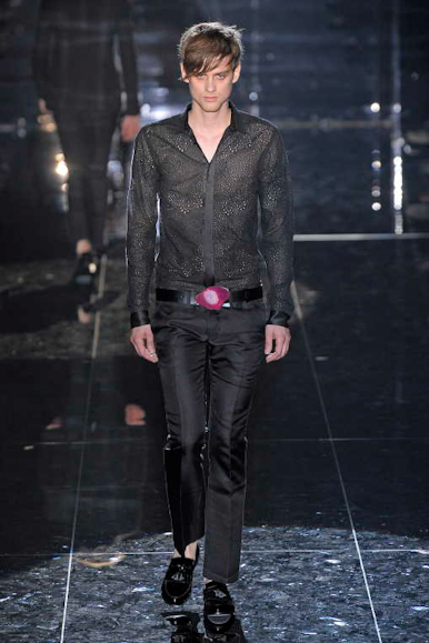 desfiles-gucci-milaoverao2009menrtw-139
