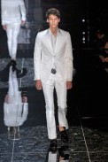 desfiles-gucci-milaoverao2009menrtw-141