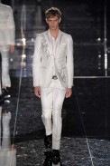 desfiles-gucci-milaoverao2009menrtw-142