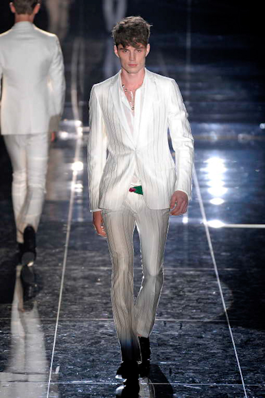 desfiles-gucci-milaoverao2009menrtw-143