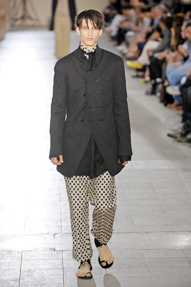 desfiles-anndemeulemeester-parisverao2009menrtw-104