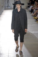 desfiles-anndemeulemeester-parisverao2009menrtw-113