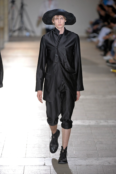 desfiles-anndemeulemeester-parisverao2009menrtw-118