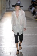 desfiles-anndemeulemeester-parisverao2009menrtw-119