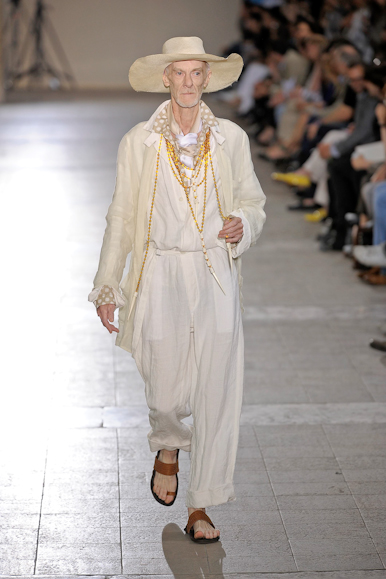 desfiles-anndemeulemeester-parisverao2009menrtw-129