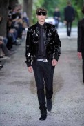 desfiles-diorhommes-parisverao2009menrtw-102