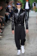 desfiles-diorhommes-parisverao2009menrtw-110