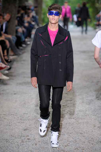 desfiles-diorhommes-parisverao2009menrtw-113