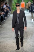desfiles-diorhommes-parisverao2009menrtw-122