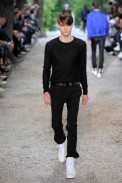 desfiles-diorhommes-parisverao2009menrtw-131