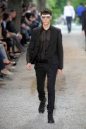 desfiles-diorhommes-parisverao2009menrtw-132
