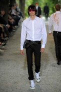 desfiles-diorhommes-parisverao2009menrtw-134