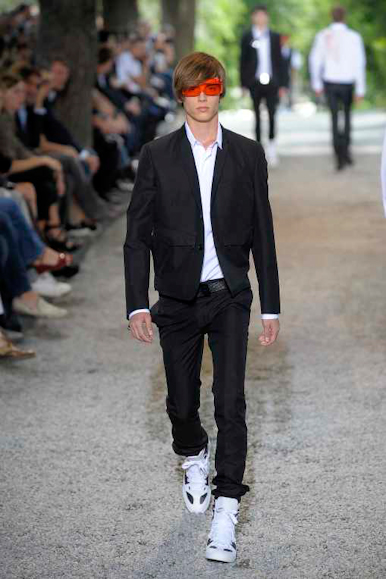desfiles-diorhommes-parisverao2009menrtw-135