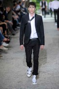 desfiles-diorhommes-parisverao2009menrtw-136