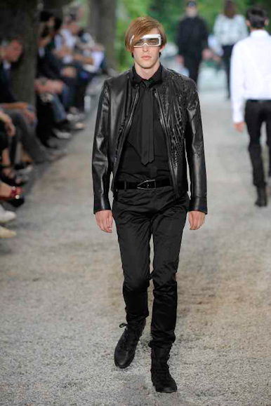 desfiles-diorhommes-parisverao2009menrtw-140