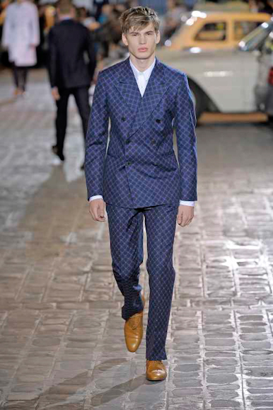 desfiles-dvn-parisverao2009menrtw-101