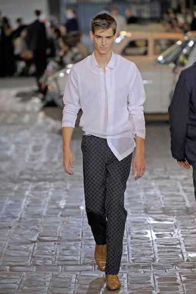 desfiles-dvn-parisverao2009menrtw-137