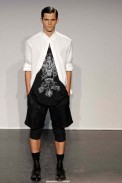desfiles-givenchy-parisverao2009menrtw-110