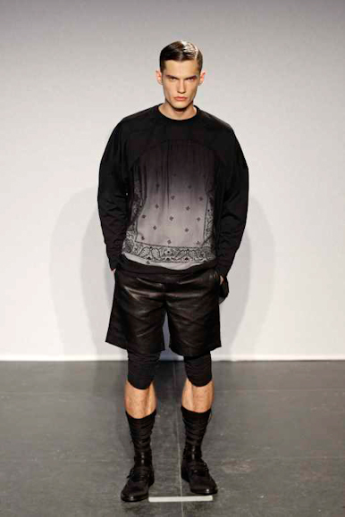 desfiles-givenchy-parisverao2009menrtw-113