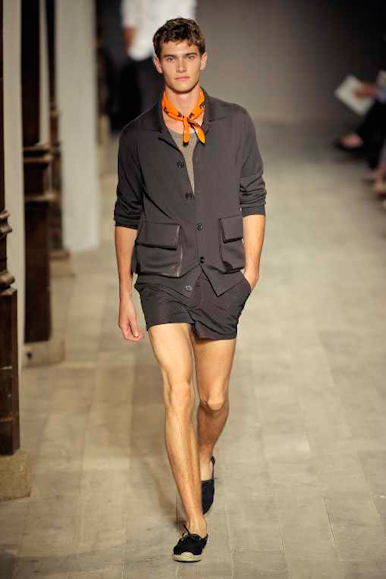 desfiles-hermes-parisverao2009menrtw-109