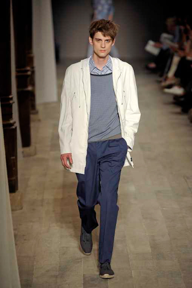 desfiles-hermes-parisverao2009menrtw-115