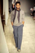 desfiles-hermes-parisverao2009menrtw-127