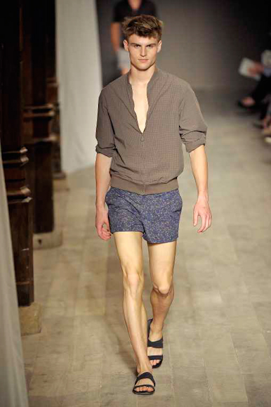 desfiles-hermes-parisverao2009menrtw-128