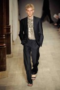 desfiles-hermes-parisverao2009menrtw-143