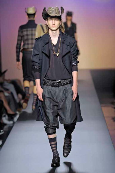 desfiles-jpgaultier-parisverao2009menrtw-104