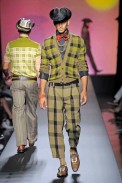 desfiles-jpgaultier-parisverao2009menrtw-117
