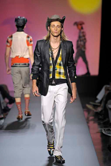 desfiles-jpgaultier-parisverao2009menrtw-119