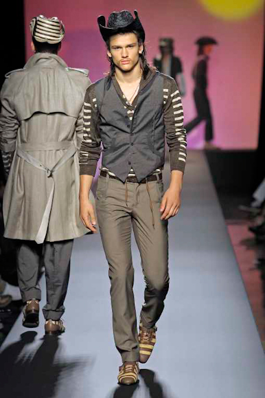desfiles-jpgaultier-parisverao2009menrtw-125