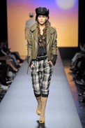 desfiles-jpgaultier-parisverao2009menrtw-131