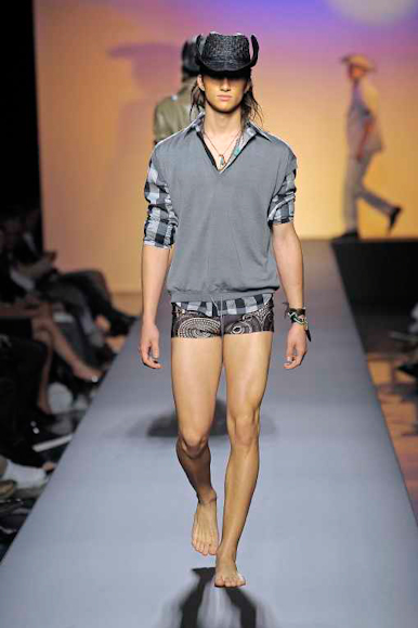 desfiles-jpgaultier-parisverao2009menrtw-132