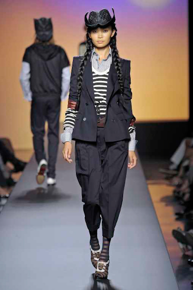 desfiles-jpgaultier-parisverao2009menrtw-139