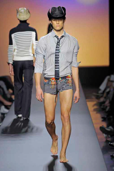 desfiles-jpgaultier-parisverao2009menrtw-141