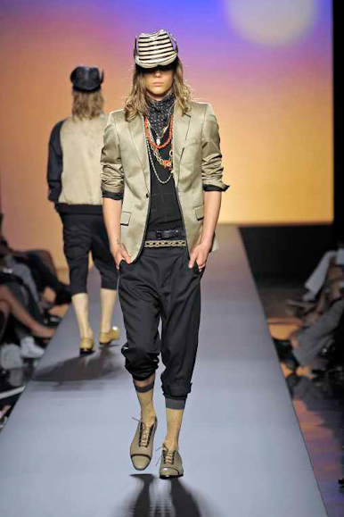 desfiles-jpgaultier-parisverao2009menrtw-146