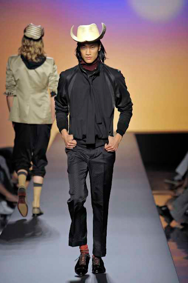 desfiles-jpgaultier-parisverao2009menrtw-147