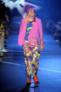 desfiles-jgalliano-parisverao2009menrtw-100