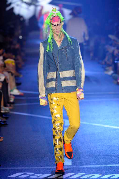 desfiles-jgalliano-parisverao2009menrtw-104