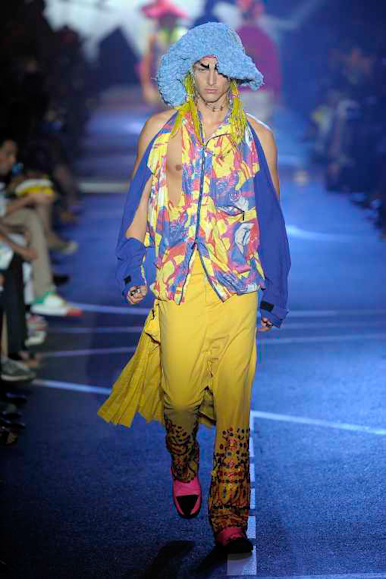desfiles-jgalliano-parisverao2009menrtw-107