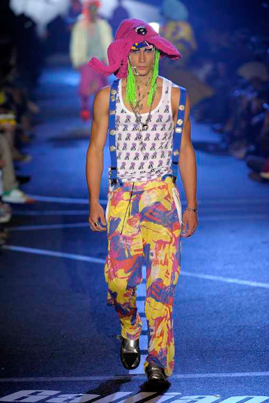 desfiles-jgalliano-parisverao2009menrtw-108