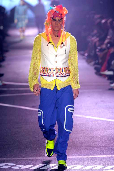 desfiles-jgalliano-parisverao2009menrtw-111