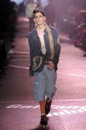 desfiles-jgalliano-parisverao2009menrtw-117