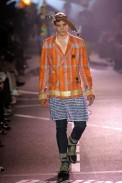 desfiles-jgalliano-parisverao2009menrtw-121