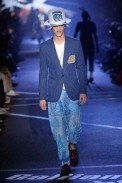desfiles-jgalliano-parisverao2009menrtw-123