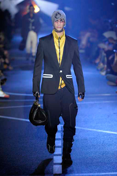 desfiles-jgalliano-parisverao2009menrtw-126