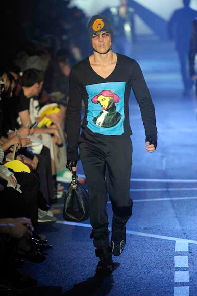 desfiles-jgalliano-parisverao2009menrtw-132