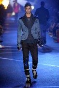 desfiles-jgalliano-parisverao2009menrtw-134